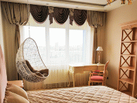 Дизайнерские шторы в детскую с ламбрекенами и декоративными подхватами, квартира Москва