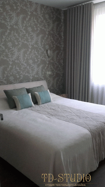 Современные шторы для спальни в светлых тонах, квартира Мытищи