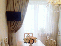 Современные дизайнерские шторы для кухни с подхватом - кисть, квартира г. Москва