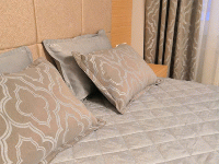 Комплект: дизайнерское покрывало и подушки на заказ, гостиница г. Реутов