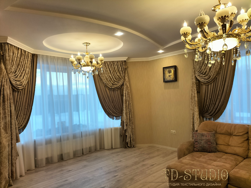 Классические шторы для гостиной в дом, дизайн-проект г. Сергиев Посад