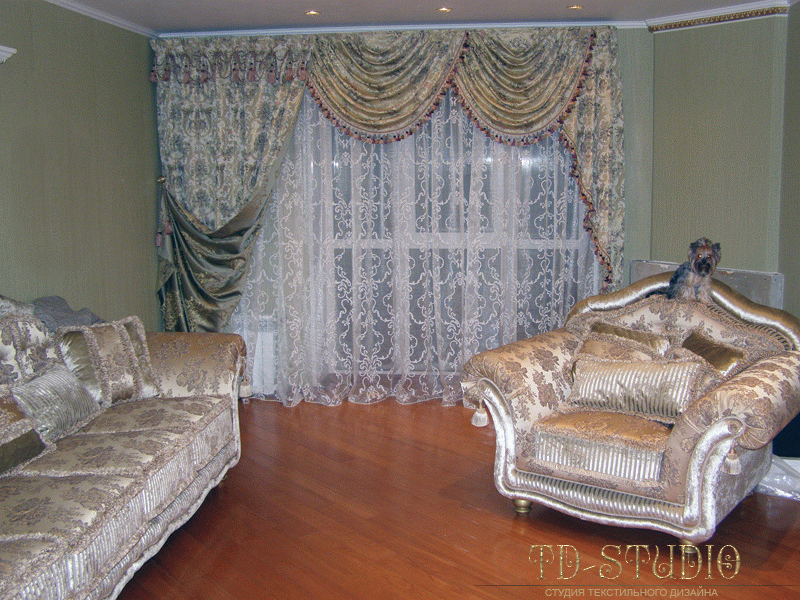 Шторы на панорамное окно в интерьере гостиной, квартира Мытищи ЖК Шараповский карьер