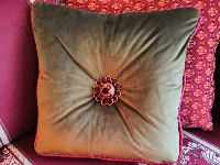 Дизайнерские подушки в гостиную на заказ в Пушкино