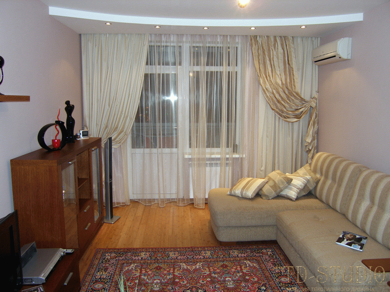 Современные шторы в интерьере гостиной, квартира в Мытищи