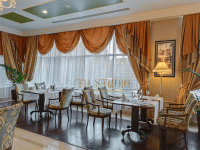 Многослойные шторы и ламбрекены с бахромой на заказ, ресторан г. Красногорск