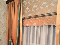 Классическая римская штора в интерьере комнаты, ЖК Новое Пушкино 