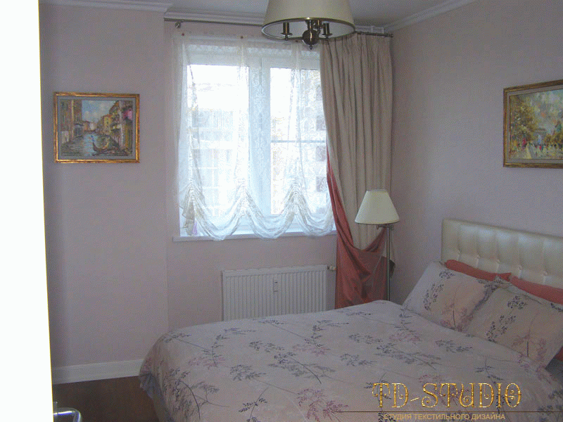 Австрийские шторы на окно в спальне, квартира в Королеве