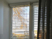 Классические белые жалюзи на окна квартиры, г. Пушкино