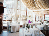 Шикарное дизайнерское оформление текстилем окон и столов ресторана, г. Москва
