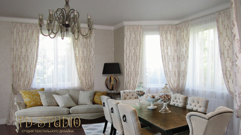 Белые шторы в гостиную в частном доме Новая Рига, дизайн и пошив на заказ